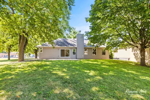 Exterior - 187 E Water St, Kankakee, IL 60901 photo 3 of 4