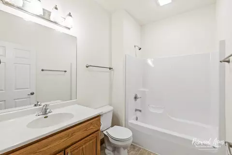 Bath - 187 E Water St, Kankakee, IL 60901 photo 3 of 3