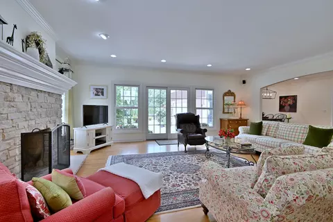 Living - 187 E Orchard St, Elmhurst, IL 60126 photo 7 of 10