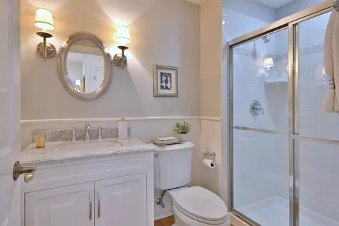Bath - 187 E Orchard St, Elmhurst, IL 60126 photo 1 of 7