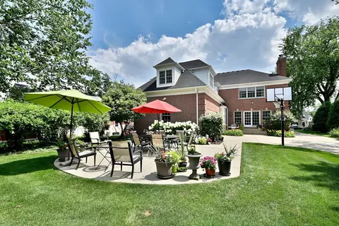 Exterior - 187 E Orchard St, Elmhurst, IL 60126 photo 6 of 8