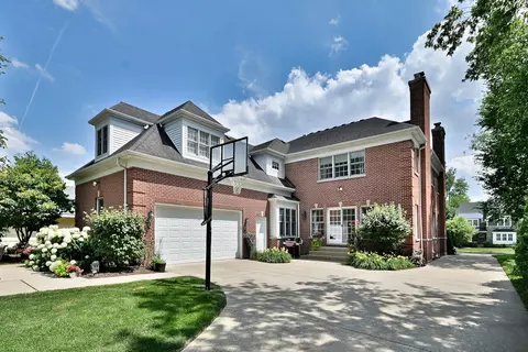 Exterior - 187 E Orchard St, Elmhurst, IL 60126 photo 4 of 8
