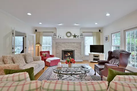 Living - 187 E Orchard St, Elmhurst, IL 60126 photo 3 of 10
