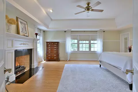 Bedroom - 187 E Orchard St, Elmhurst, IL 60126 photo 4 of 5
