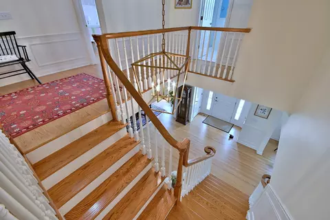 Entry Way - 187 E Orchard St, Elmhurst, IL 60126 photo 5 of 8