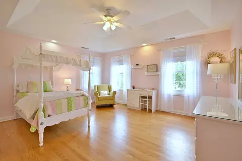 Bedroom - 187 E Orchard St, Elmhurst, IL 60126 photo 2 of 5