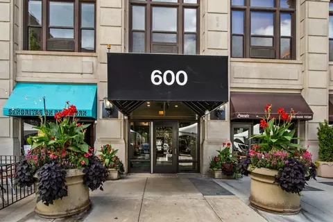 600 S Dearborn St #1602, Chicago, IL 60605
