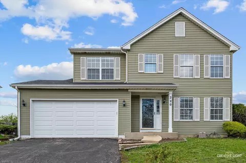 220 Braemar Gln, Bolingbrook, IL 60440