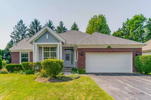 520 Valley Forge Ln, Mundelein, IL 60060