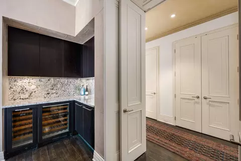 Entry Way - 159 E Walton Pl #34A, Chicago, IL 60611 photo 7 of 10