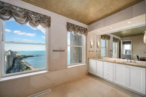 Bath - 159 E Walton Pl #34A, Chicago, IL 60611 photo 3 of 6