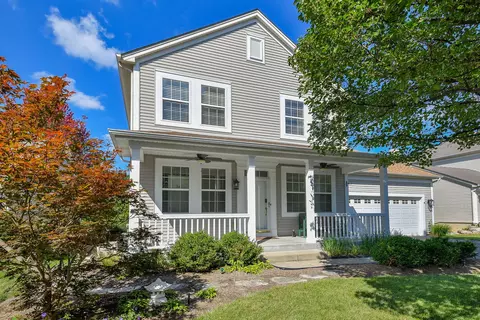 243 Valley View Dr, Saint Charles, IL 60175
