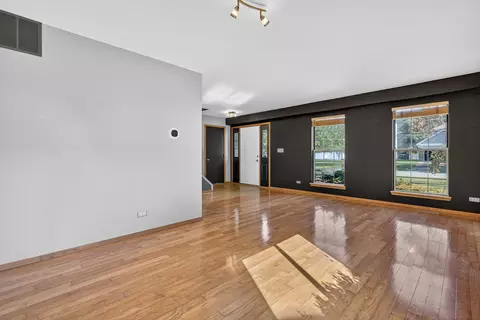 995 Longford Rd, Bartlett, IL 60103 photo 13
