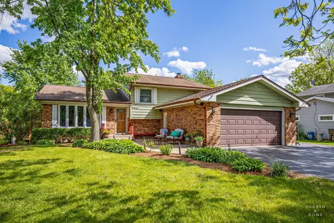 1103 Hillcrest Ave, Fox River Grove, IL 60021