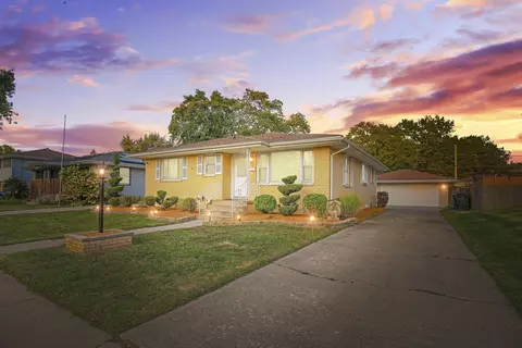 18307 Locust St, Lansing, IL 60438