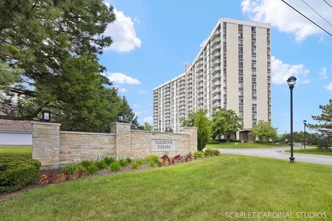 40 N Tower Rd #11E, Oak Brook, IL 60523