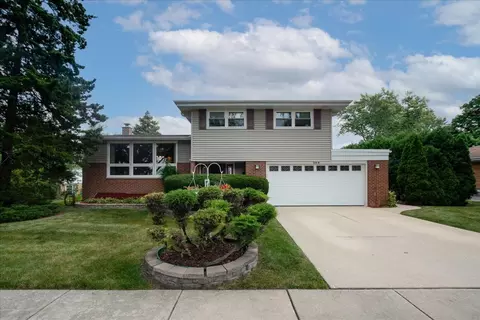 224 W Bradley St, Des Plaines, IL 60016