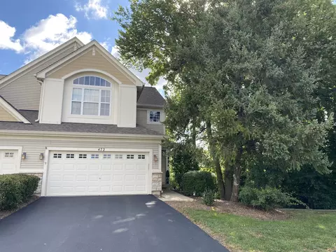 472 Vaughn Cir, Aurora, IL 60502