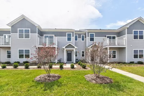 283 Kingsport Dr, South Elgin, IL 60177