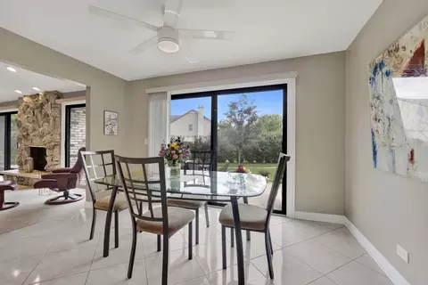 Dining - 1421 Chartres Dr, Northbrook, IL 60062 photo 2 of 4