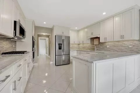 Kitchen - 1421 Chartres Dr, Northbrook, IL 60062 photo 1 of 4