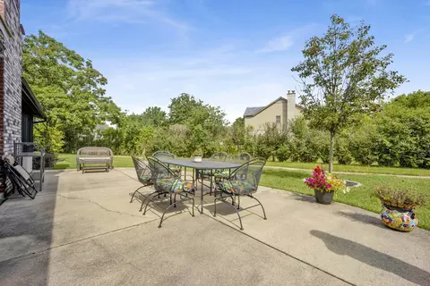 Exterior - 1421 Chartres Dr, Northbrook, IL 60062 photo 4 of 10