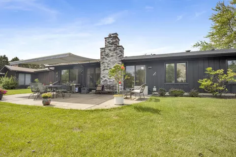 Exterior - 1421 Chartres Dr, Northbrook, IL 60062 photo 9 of 10