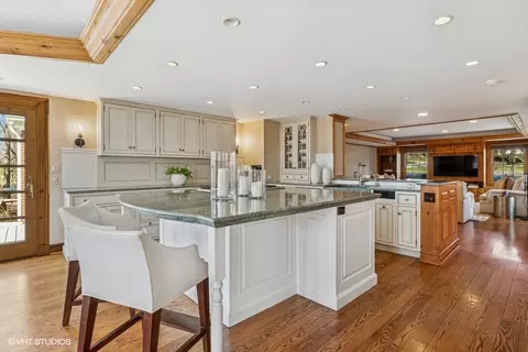 Kitchen - 1 Briar Ln, Glencoe, IL 60022 photo 1 of 2