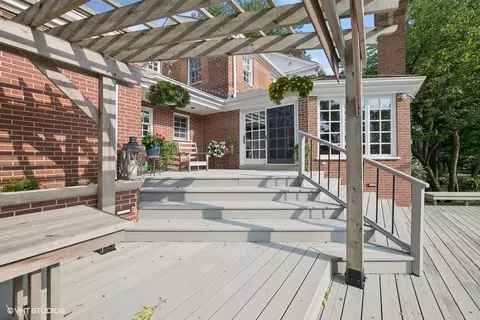 Exterior - 1 Briar Ln, Glencoe, IL 60022 photo 4 of 15