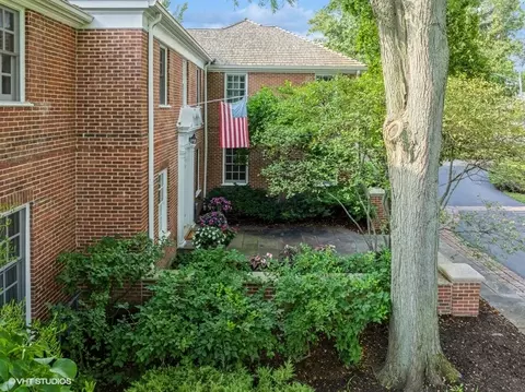 Exterior - 1 Briar Ln, Glencoe, IL 60022 photo 9 of 15