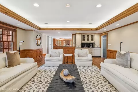 Living - 1 Briar Ln, Glencoe, IL 60022 photo 4 of 5