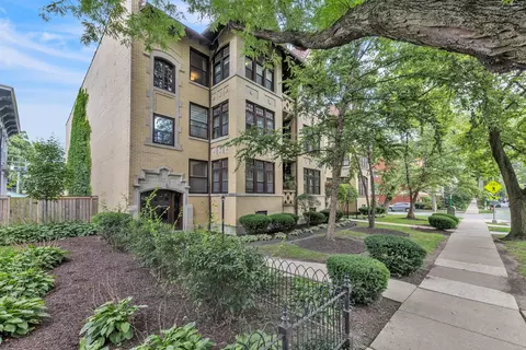 304 N Oak Park Ave #3, Oak Park, IL 60302