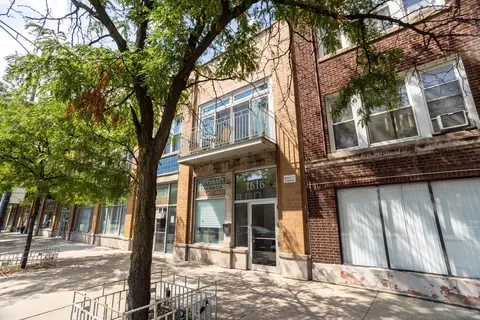 1616 W Montrose Ave #2E, Chicago, IL 60613