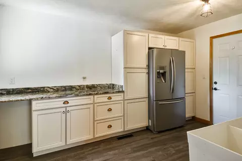 9525 Brenda Dr, Roscoe, IL 61073 photo 7