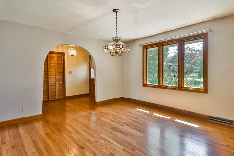 9525 Brenda Dr, Roscoe, IL 61073 photo 6