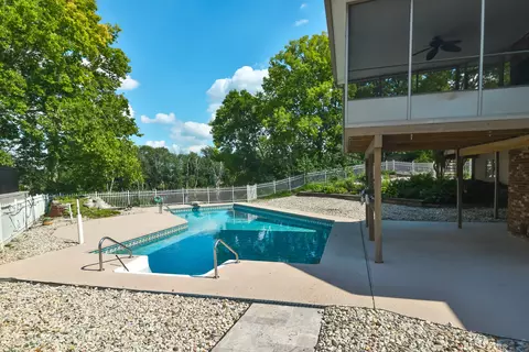 9525 Brenda Dr, Roscoe, IL 61073 photo 42