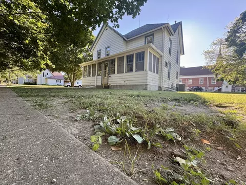 218 S Linn St, Shannon, IL 61078