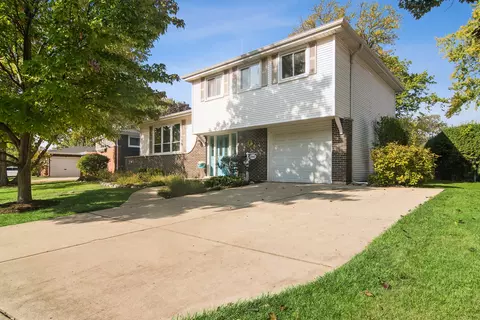 2340 N Lafayette St, Arlington Heights, IL 60004