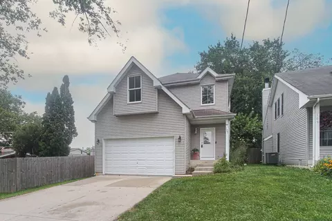 107 Hammond Ave, Wauconda, IL 60084