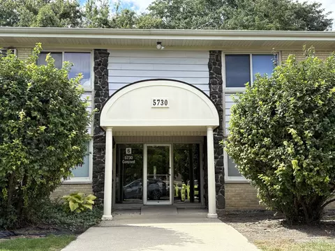 5730 Concord Ln #3, Clarendon Hills, IL 60514