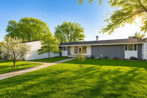 301 G H Baker Dr, Urbana, IL 61801