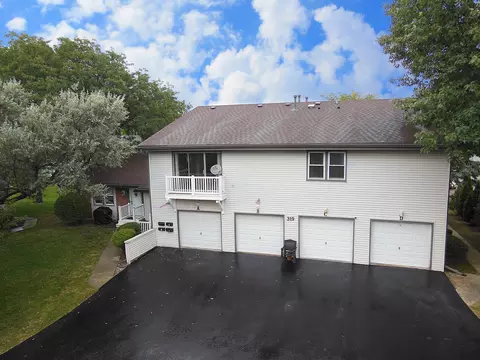 319 Indiana Ct #D, Bloomingdale, IL 60108