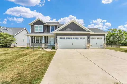 1312 Stonecrest Dr, Mahomet, IL 61853