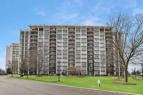 8801 W Golf Rd #12B, Niles, IL 60714