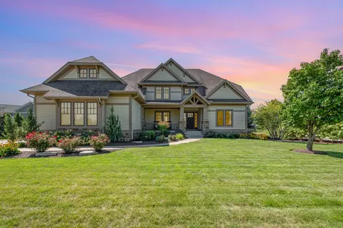 851 Wheatfield Ave, Sugar Grove, IL 60554