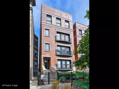 3541 N Wilton Ave #2, Chicago, IL 60657