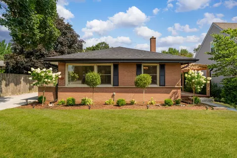 208 47th St, Western Springs, IL 60558