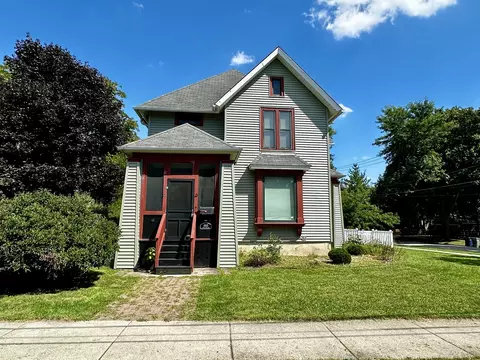 805 Augusta Ave, Elgin, IL 60120