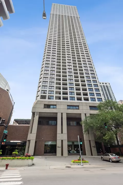 1030 N State St #29C, Chicago, IL 60610