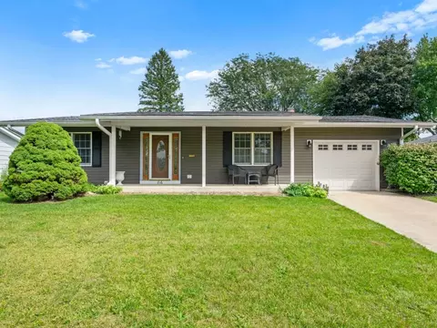 816 Melrose Ct, Mchenry, IL 60050